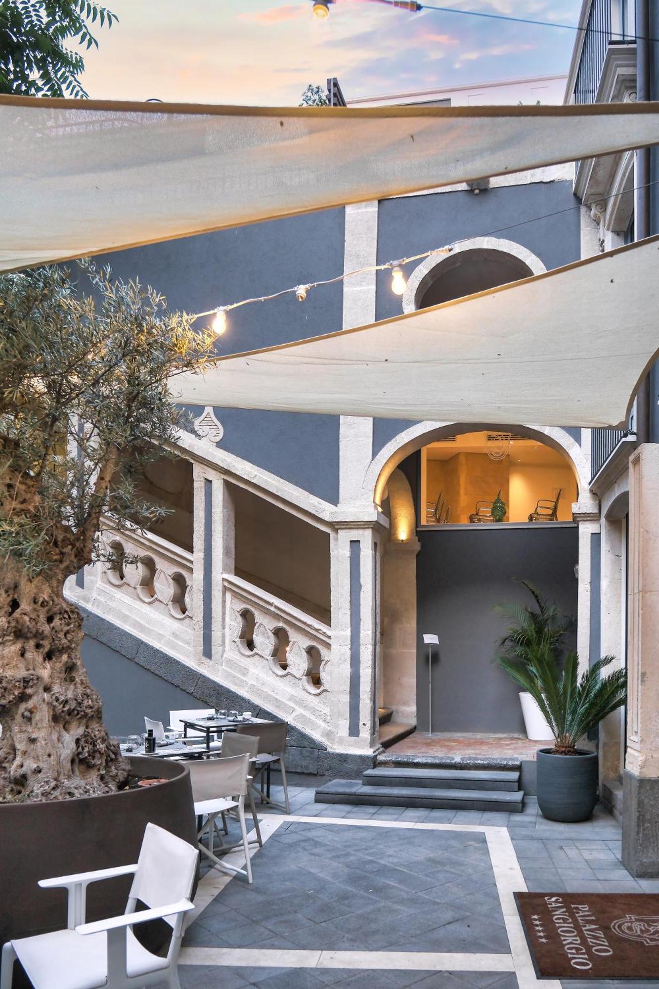Palazzo Sangiorgio Hotel Catánia Buitenkant foto